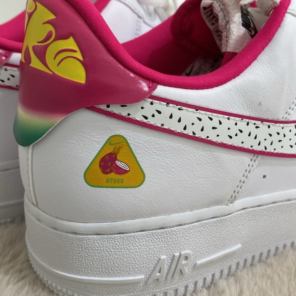 🆕 NIKE Air Force 1 ‘07 LX 2023 WMNS Low Cut White/White-Pink Dragon Fruit In 📦 - Picture 11 of 15
